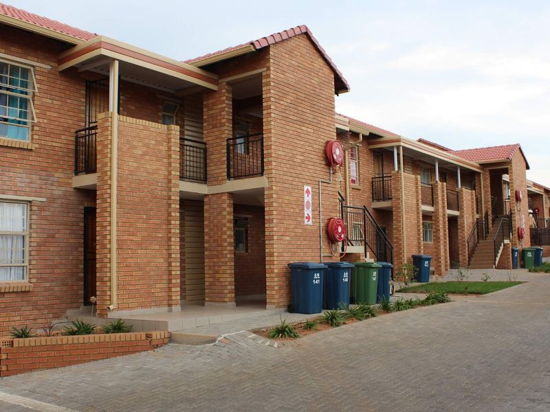 Charming Ground-floor 1-bedroom, 1-bathroom apartment, Carport - Photo 6