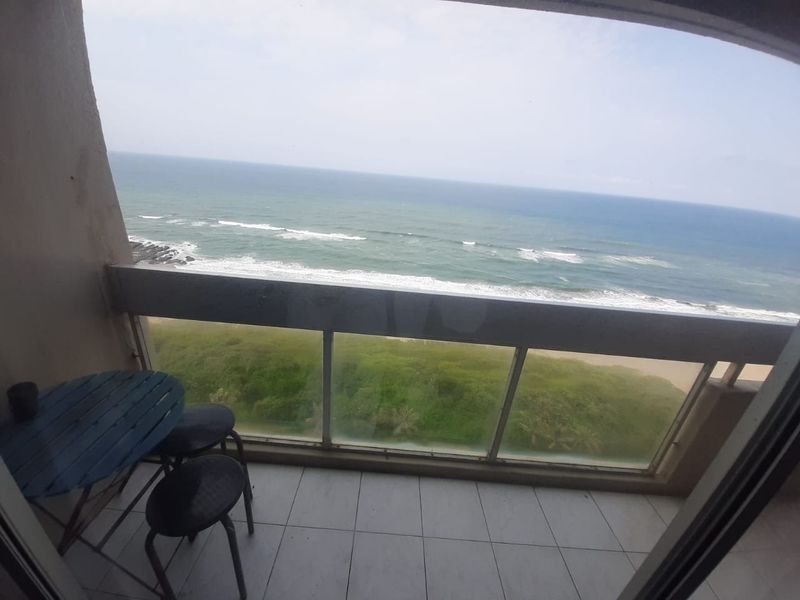 Stunning Beachfront Living holiday investment - Photo 6
