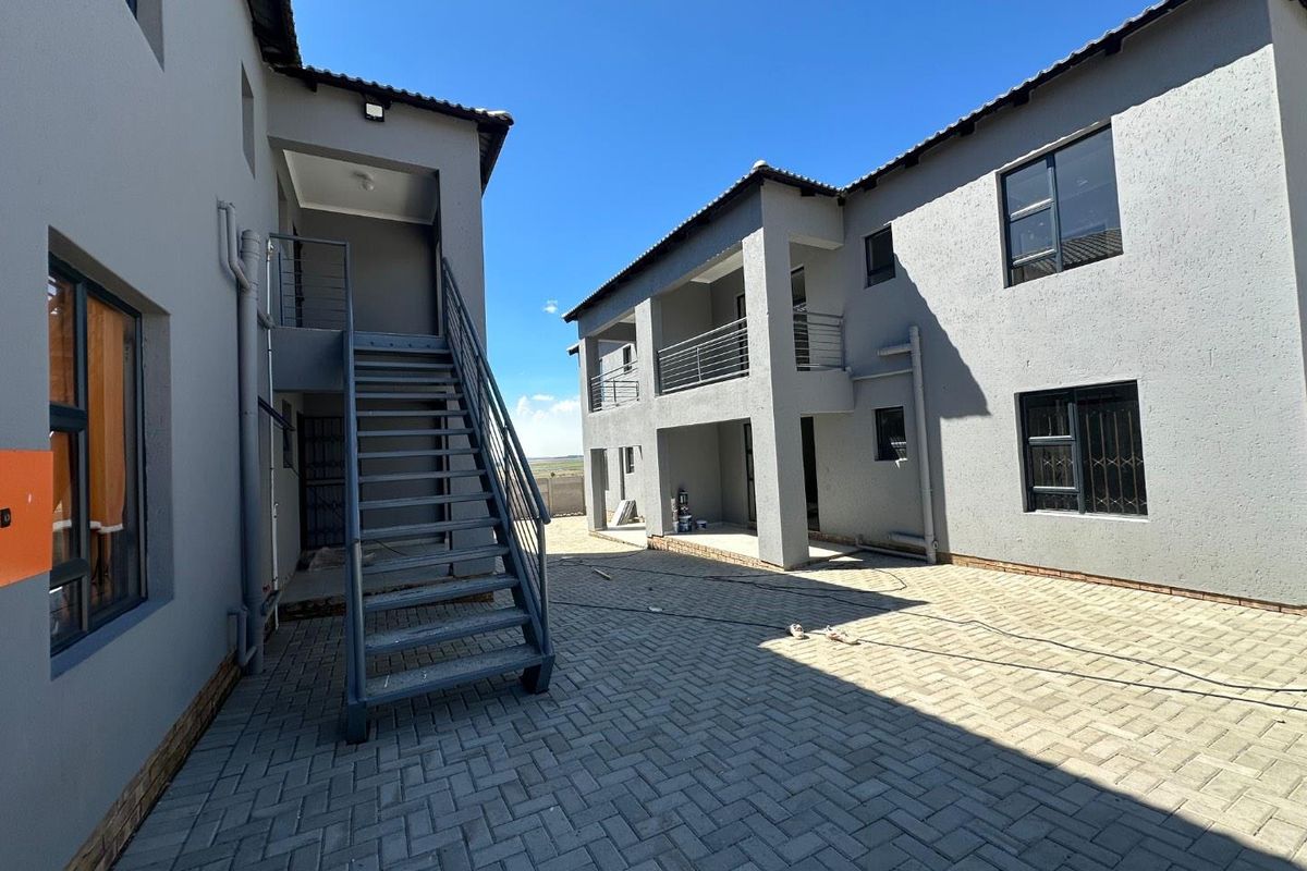 Modern Newly Built 2-Bedroom, 2-Bathroom First-Floor Apartment Available to Rent - Photo 5