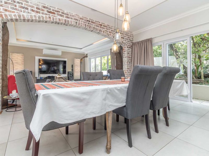 Elegant 4 Bedroom Family Home to Rent in Helderfontein Eco Estate - Photo 8