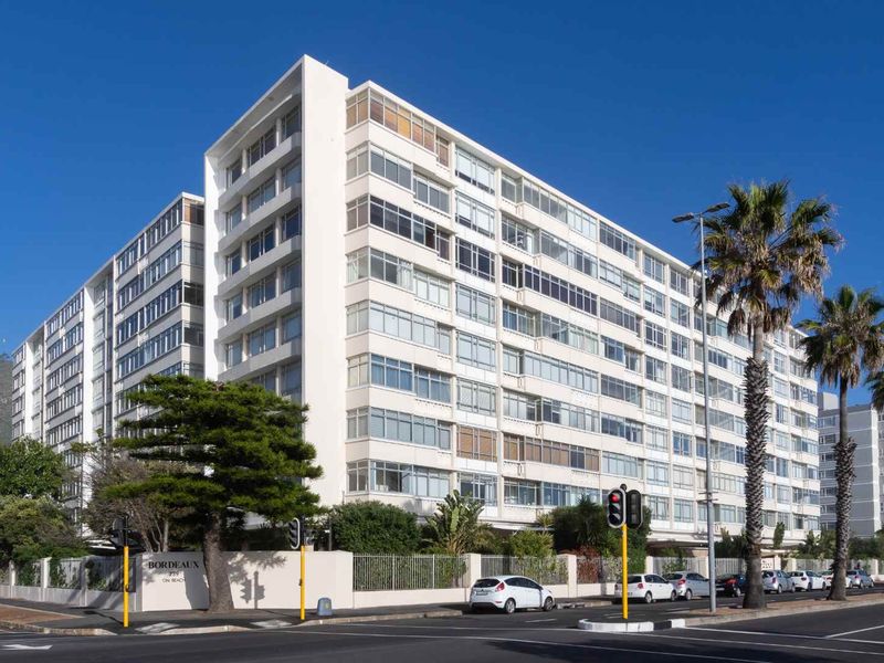 Sunny Studio Beachfront Penthouse - Photo 7