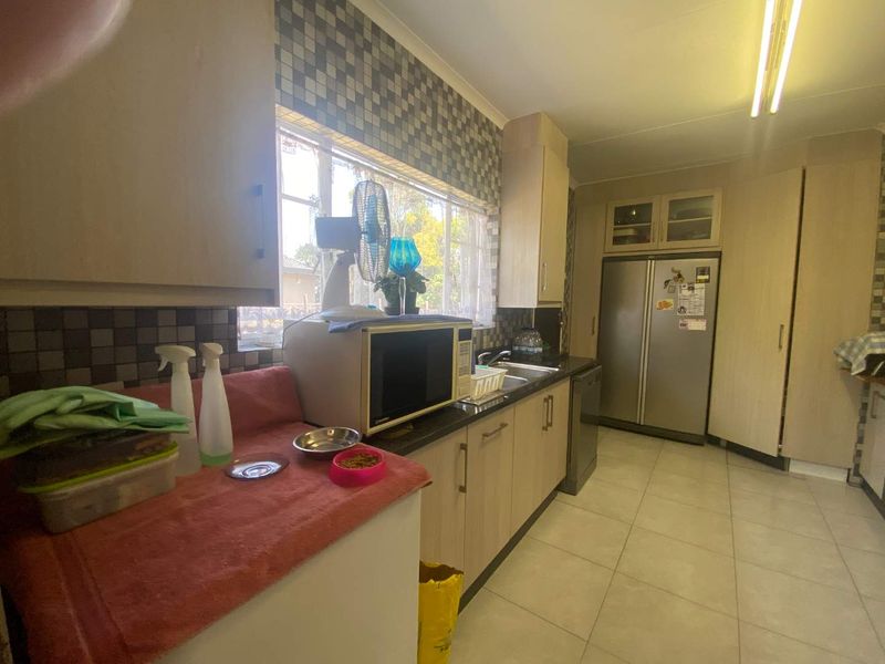 Family Home – Space, Style & Entertaining! - Photo 10