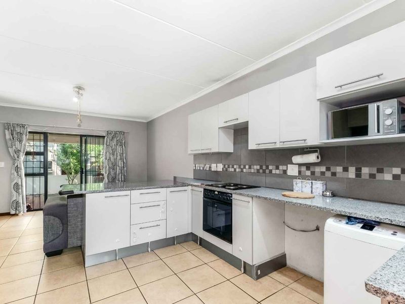 2 BEDROOM, 2 BATHROOM GROUND FLOOR APARTMENT FOR SALE IN PAULSHOF - Photo 3