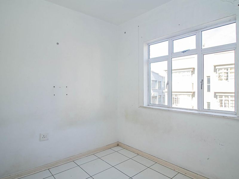 Ready to Move 2 bedroom in a well maintained prime area - Photo 6