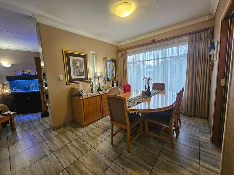 Prestine Family Home for Sale - Photo 6