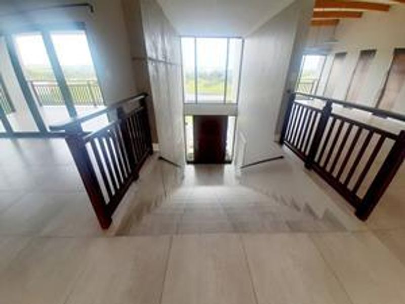 Beautiful Home For Rental in Palm Lakes Estate - Photo 4