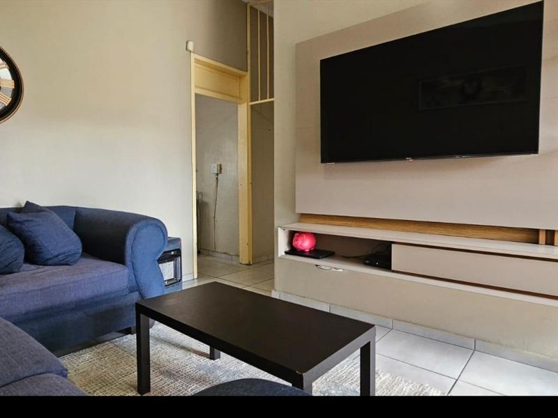 **Charming 3-Bedroom Home in South Hills** - Photo 2