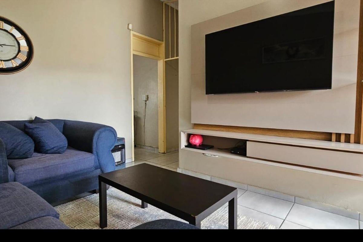 **Charming 3-Bedroom Home in South Hills** - Photo 2