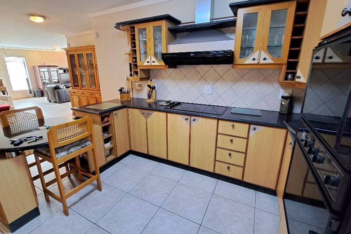 This spacious charming home is situated in a great location close to the Lagoon. - Photo 3