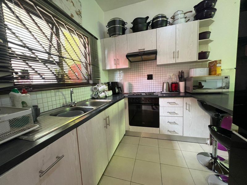 🏡 3 Bedroom Townhouse For Sale – Wanaheda N$ 1,100,000 - Photo 5