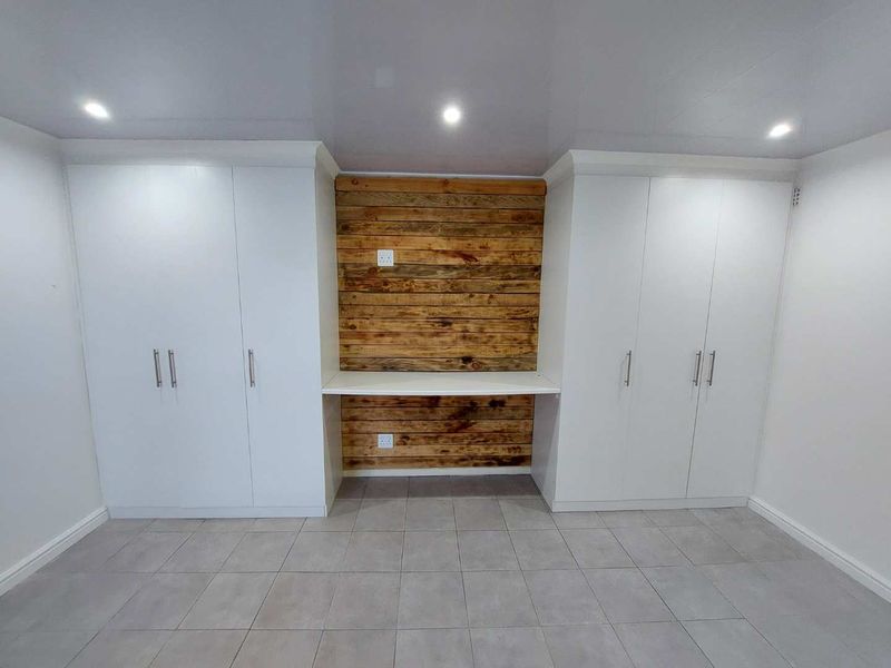 Spacious 1-Bedroom Separate Entrance for Rent in Sunnyside, Athlone - Photo 7