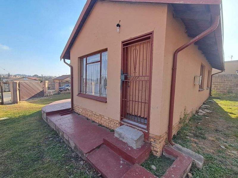 3 Bedroom House  Not To Be Missed - Photo 2
