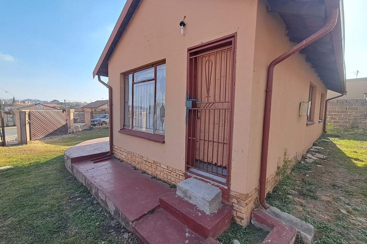 3 Bedroom House  Not To Be Missed - Photo 2