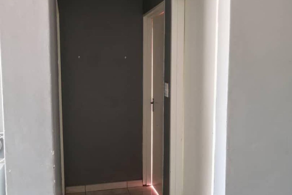 2 Bedroom flat for Sale - Photo 3