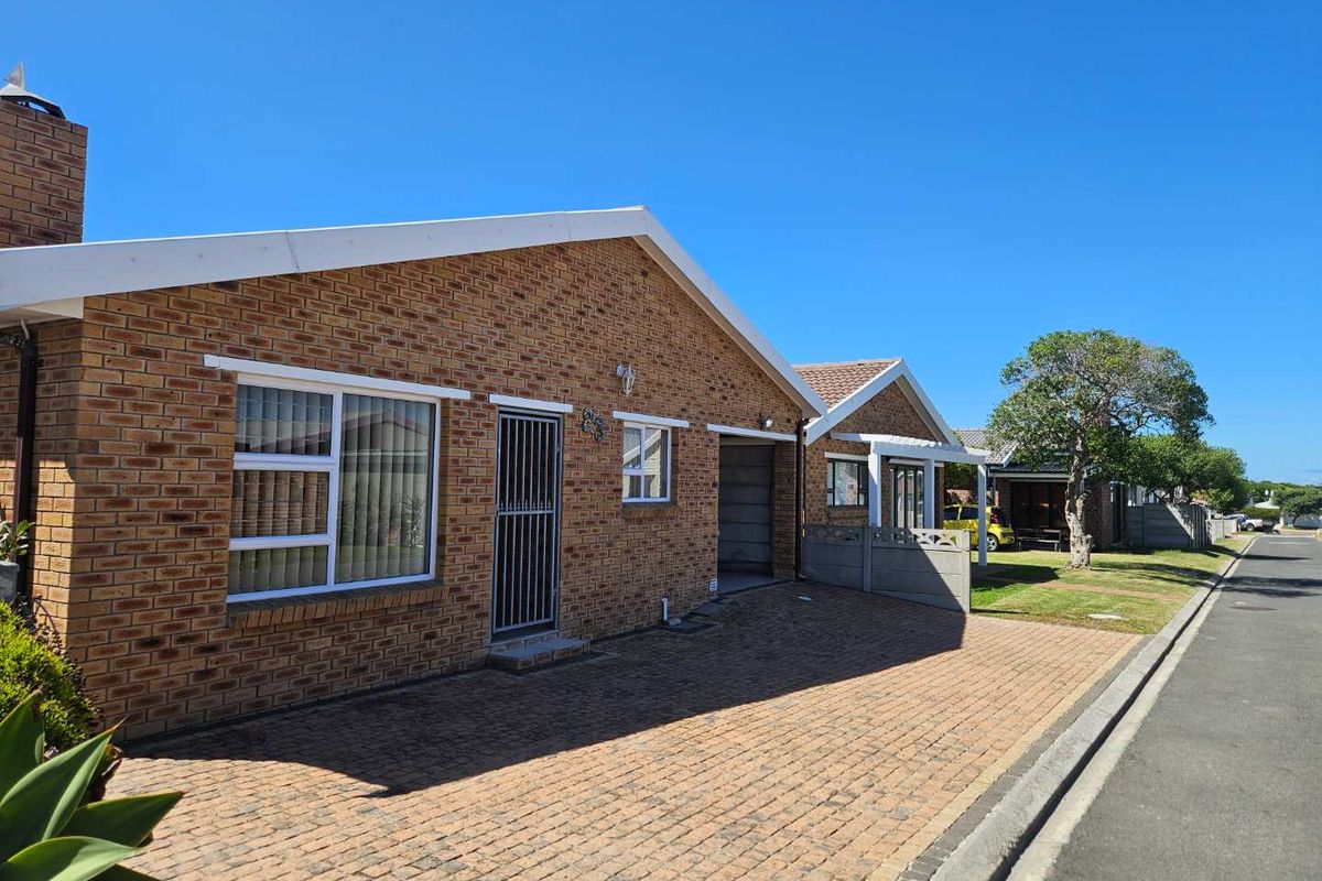 The Perfect Holiday Home or Permanent Coastal Retreat - Photo 2