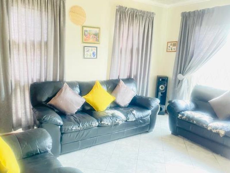 Spacious Rental Property with Flatlet in Goudrand Ext. 3, Rood - Photo 5