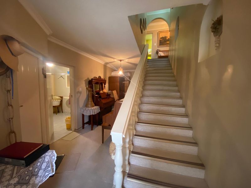 FOR SALE- MASSIVE 10 BEDROOM HOUSE IN HAGE HEIGHTS, SWAKOPMUND, NAMIBIA - Photo 4