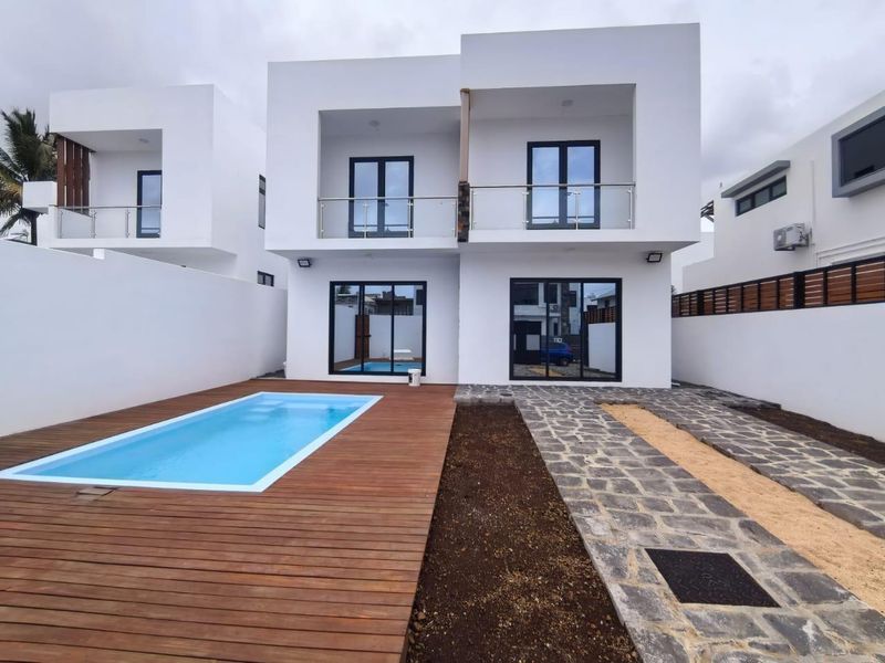 Welcome to Trou Aux Biches: Modern 4-Bedroom Villa with Pool - Photo 2
