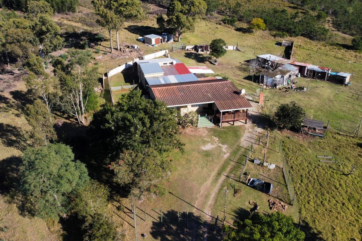 10 Hectare Farm Close to Town, with 3-Bedroom House and 2-Bedroom Flat! - Photo 2