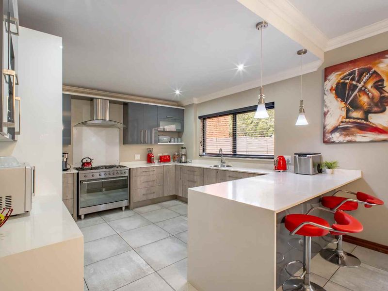 Family Home for Sale in Midstream Ridge Estate - Photo 8