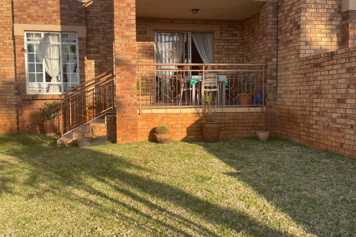 Investor Opportunity – 2 Bedroom Ground Floor Unit in Secure Estate - Photo 2