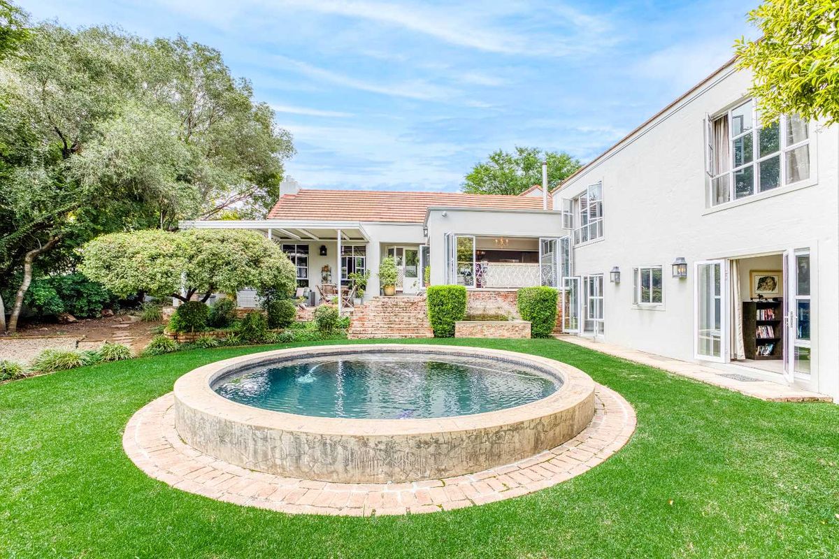 SPACIOUS 4 BEDROOM HOME IN PEACEFUL SECURE ESTATE, DAINFERN VALLEY - Photo 2