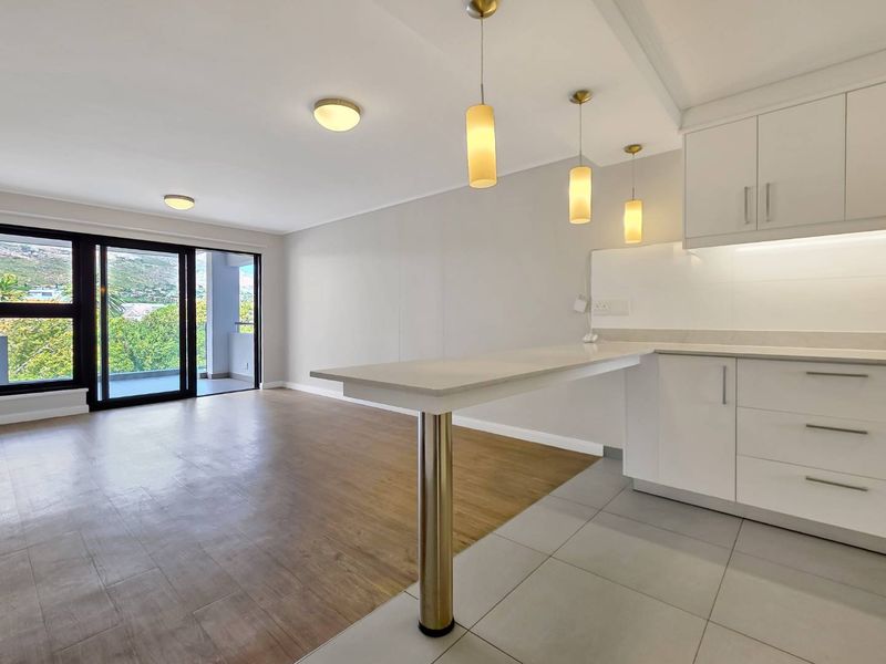 Exceptional 2 Bedroom 2 Bathroom Apartment with Views! - Photo 4