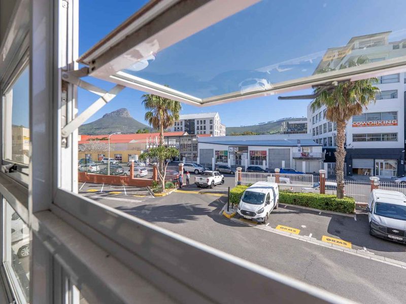 Bright 160m2 Office Space To Let in Roeland Square | Gardens | Excellent Natural Light & Exposure - Photo 5