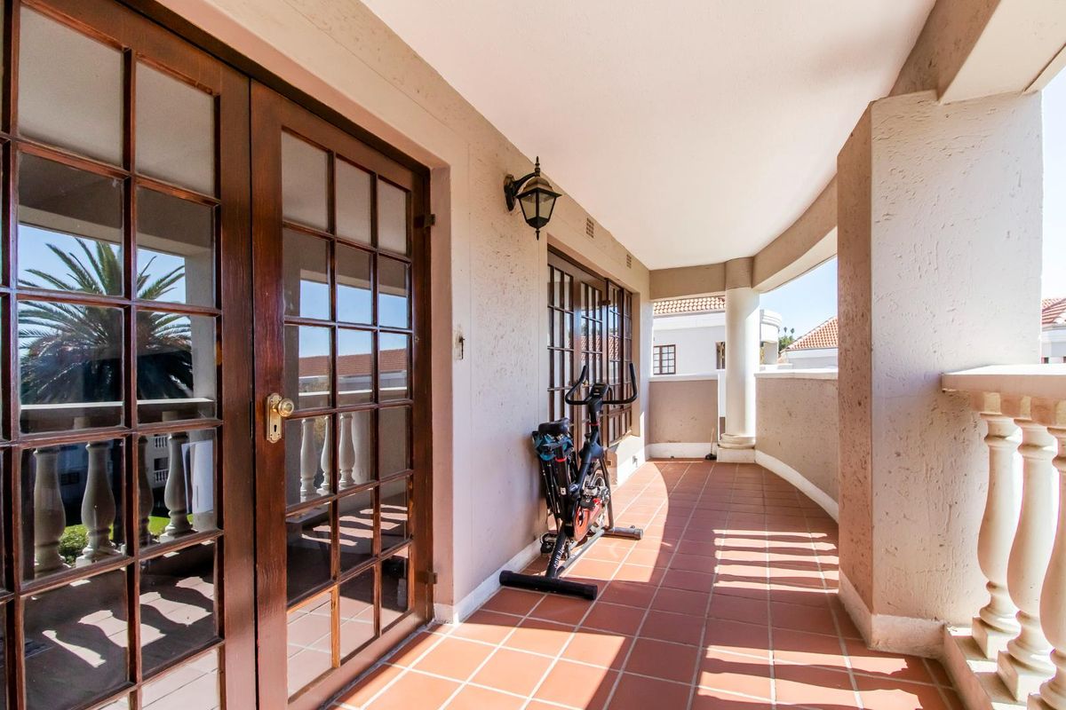 BRILLIANTLY PRICED 2 BED APARTMENT - Photo 5