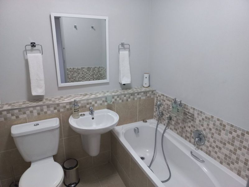 10th floor apartment overlooking a nature reserve! - Photo 8