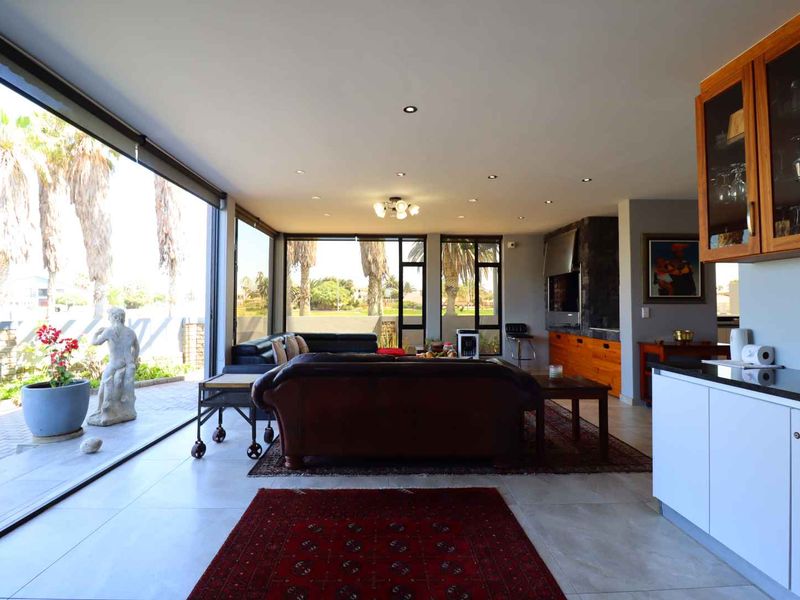 Exceptional 8-Bedroom Sea-View Property in Swakopmund - Photo 8