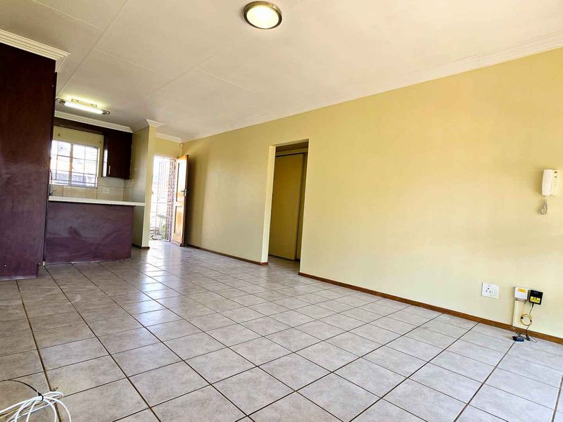 2 BEDROOM TOWNHOUSE TO LET IN DOORNPOORT - Photo 5