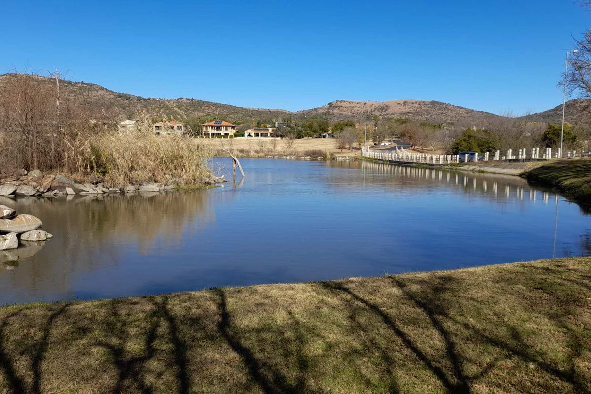 Prime 4,175m2 Stand in Xanadu Estate with Stunning Mountain Views - Photo 2