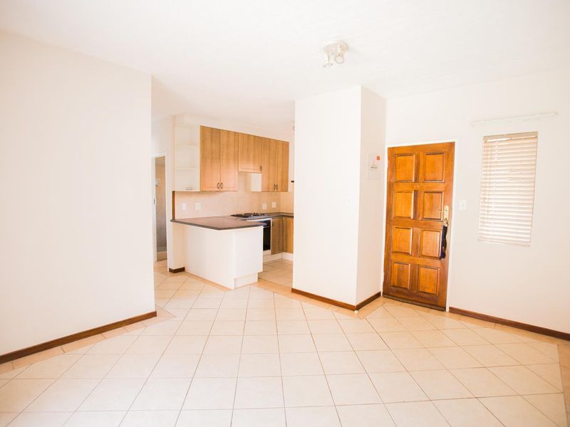 2 Bedroom Townhouse With A Private Garden - Photo 8