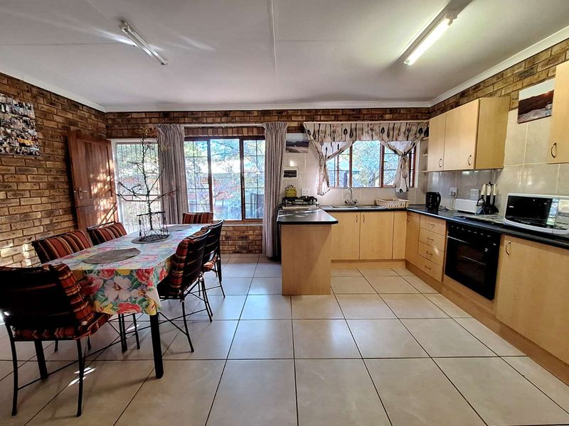 Seize the Potential -  Your Ideal Home Awaits - Photo 7