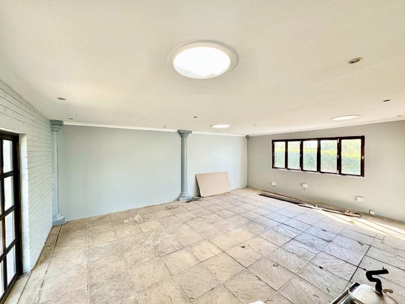Hendra Estates - Lovely Large family Home with Granny Flat to Rent In Durban North - Photo 5