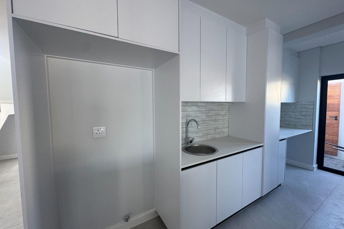 4 Bedrooms, Study Nook & Spacious Open-Plan Living in Sandown, Cape Town - Photo 5