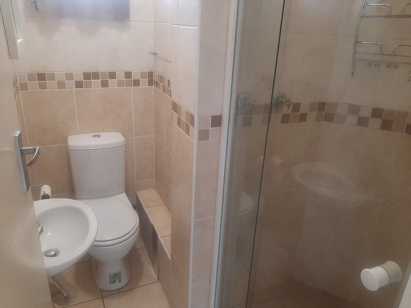 2 Bedroom Town House in New Redruth - Photo 5