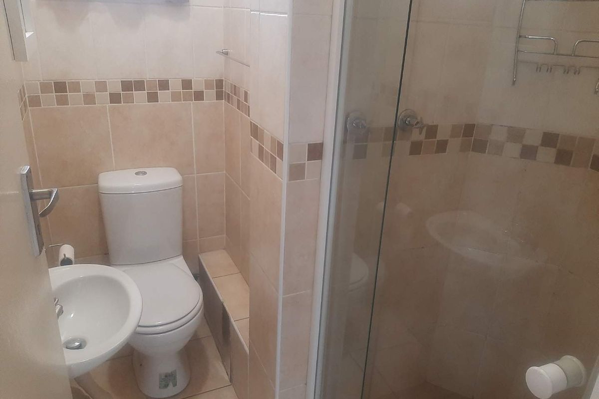 2 Bedroom Town House in New Redruth - Photo 5