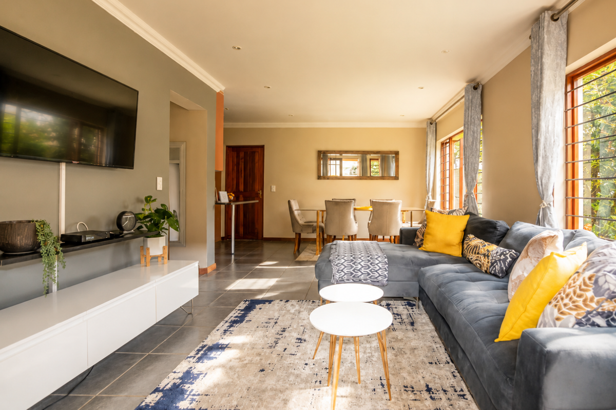 A Fully Furnished Townhouse - Photo 3