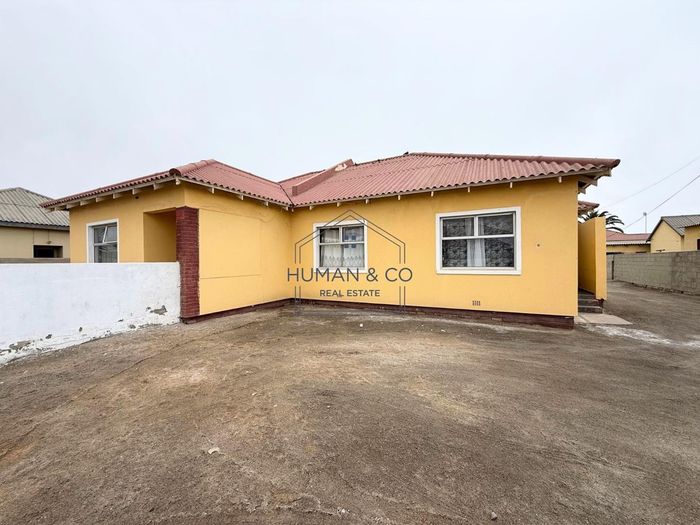 Property #2515796, House For Sale in Walvis Bay Central