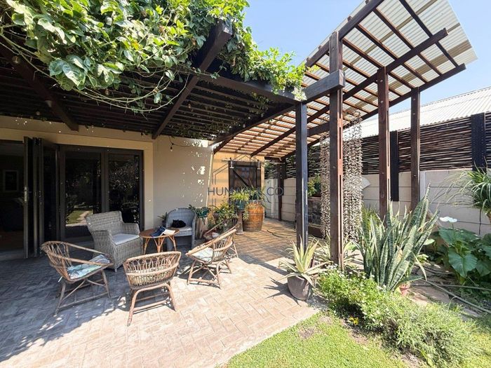 Property #2425208, House For Sale in Fairways Estate