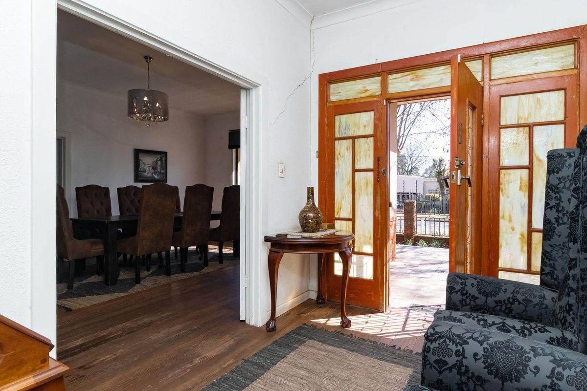 Charming Property with Business Rights Plus a Flatlet - Photo 4