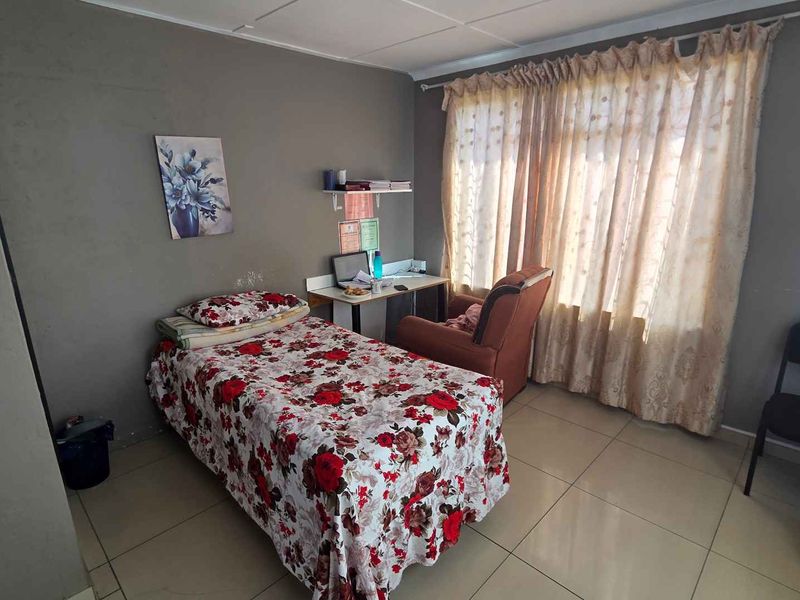 Prime Investment Opportunity – High Rental Income Student Property - Photo 3