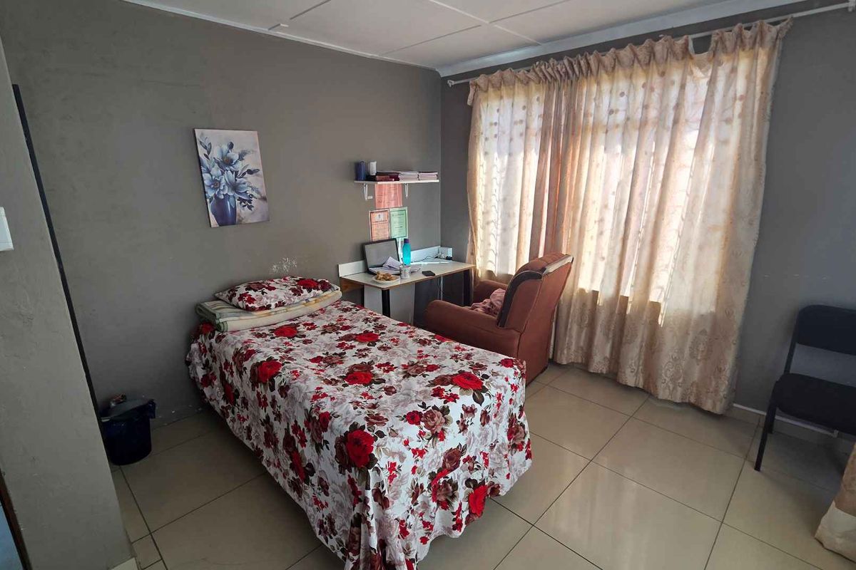 Prime Investment Opportunity – High Rental Income Student Property - Photo 3