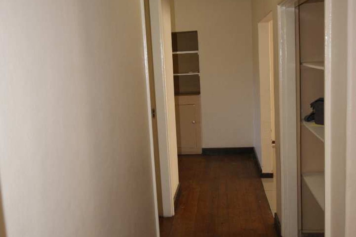 Spacious Office Accommodation - Photo 2