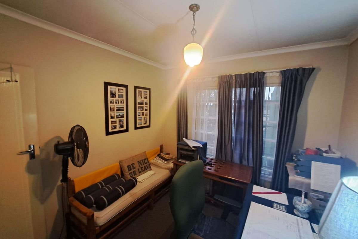 Spacious 3 Bedroom Townhouse – Doornpoort Gem! - Photo 2