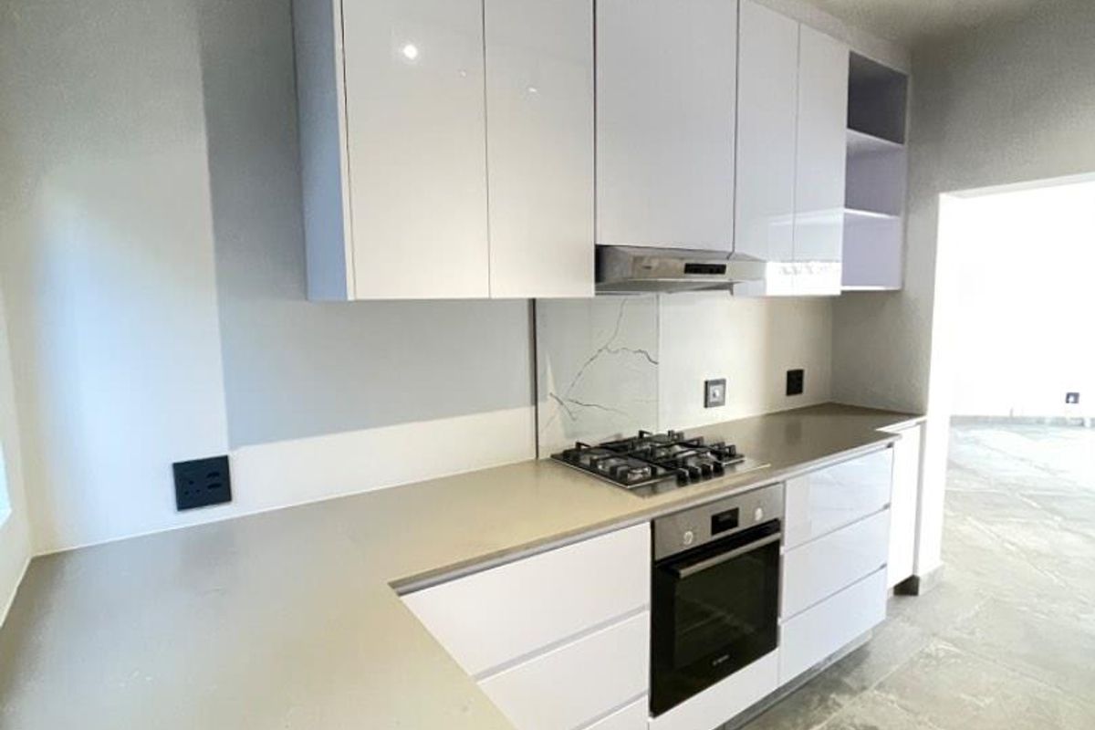 Hendra Estates - Exquisite Pet friendly 3 Bedroom Townhouse for Sale!! - Photo 4