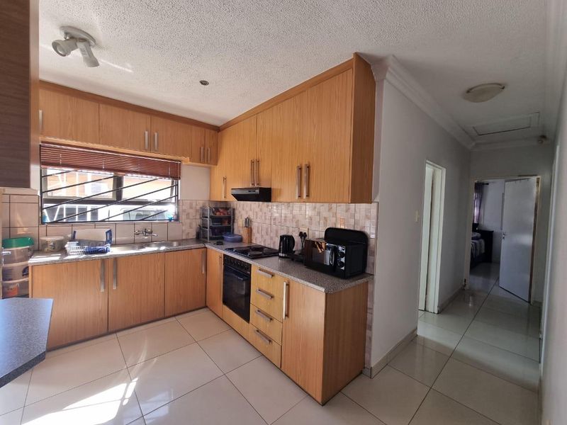 COZY 3 BEDROOM FAMILY HOME - CIMBEBASIA - Photo 5