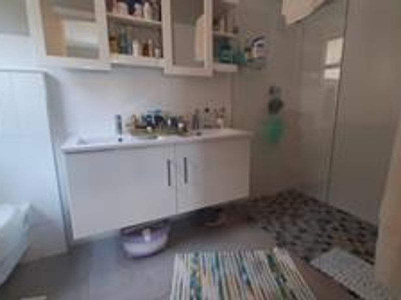 Beautiful Home For Rental in Palm Lakes Estate - Photo 10